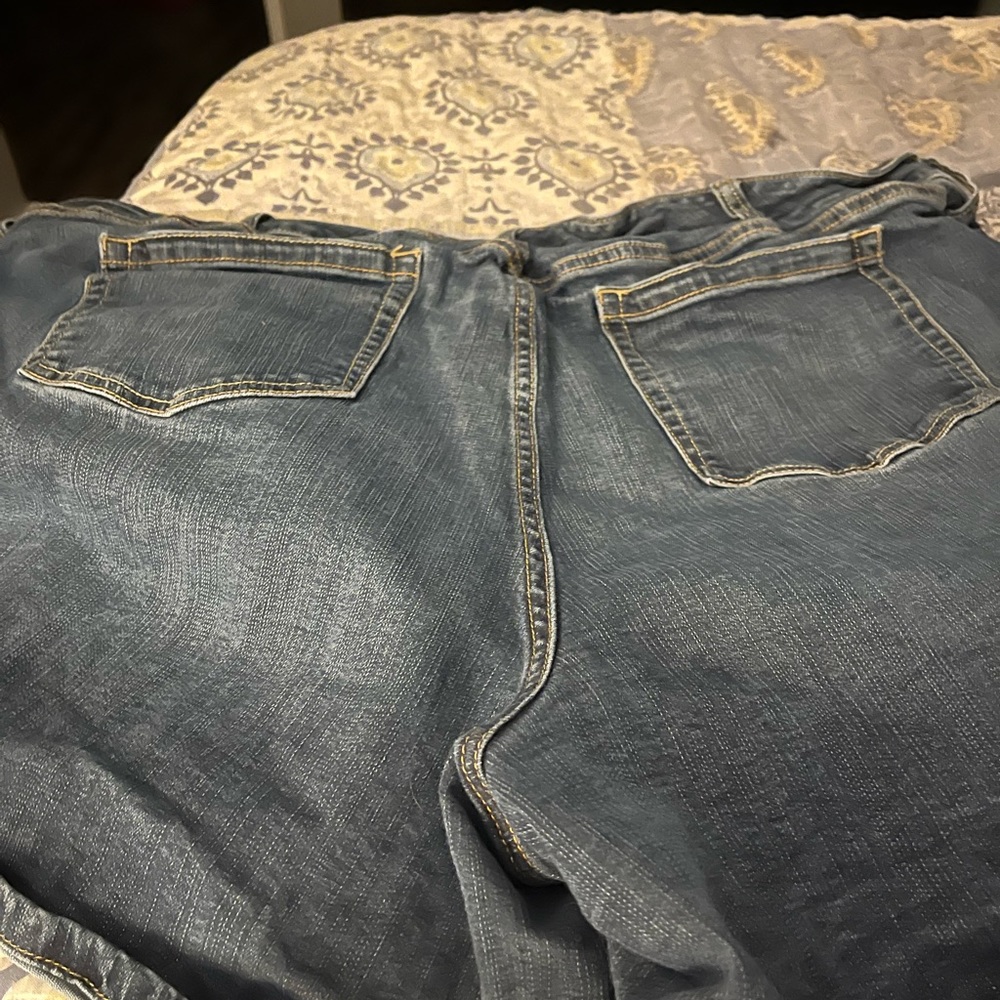 Size 26 Torrid brand shorts great condition